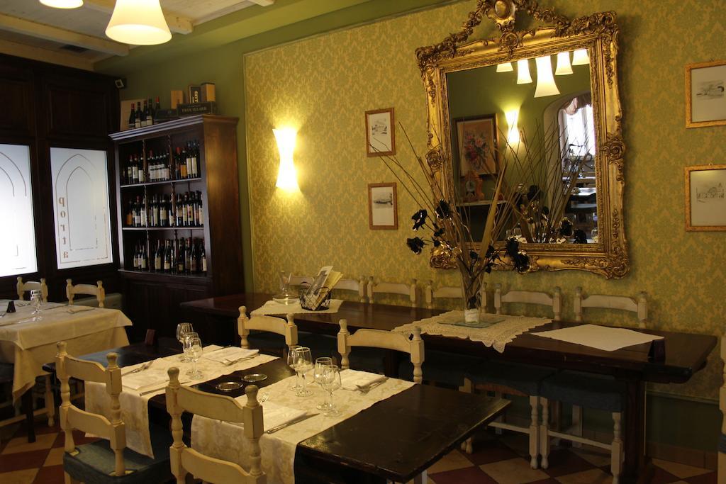 Hotel Porta Santa Maria Busca Екстер'єр фото