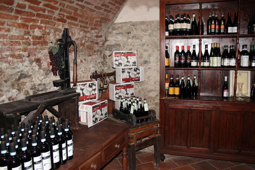 Hotel Porta Santa Maria Busca Екстер'єр фото