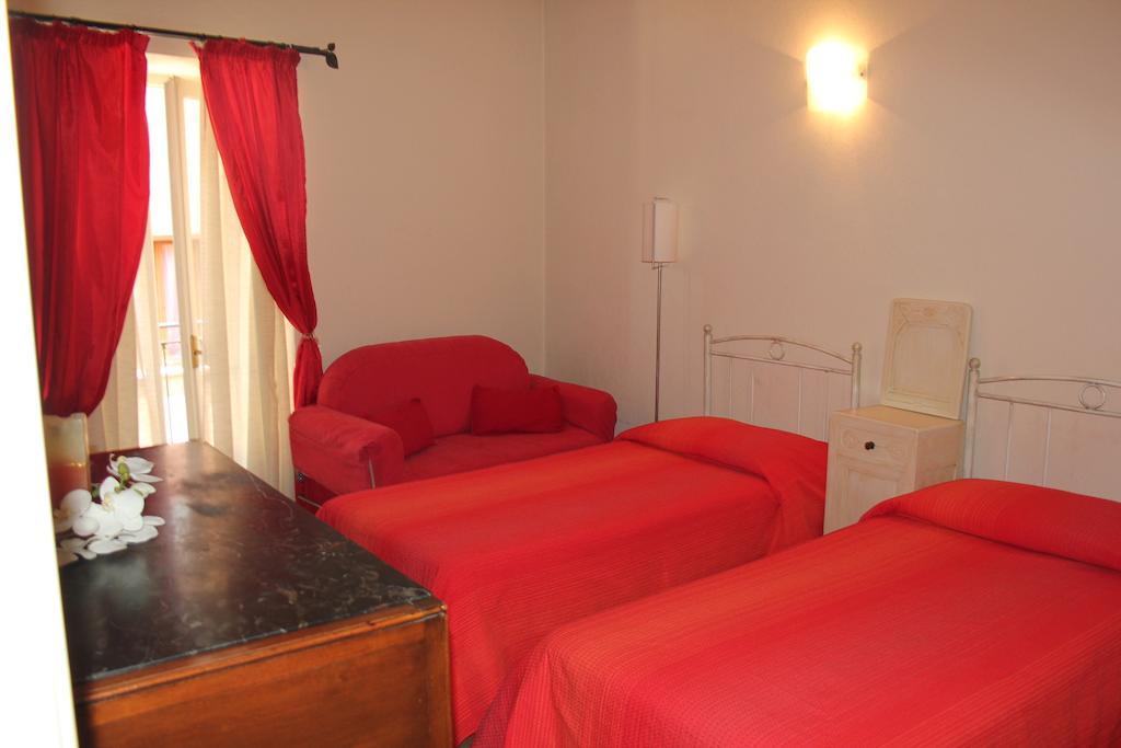 Hotel Porta Santa Maria Busca Екстер'єр фото
