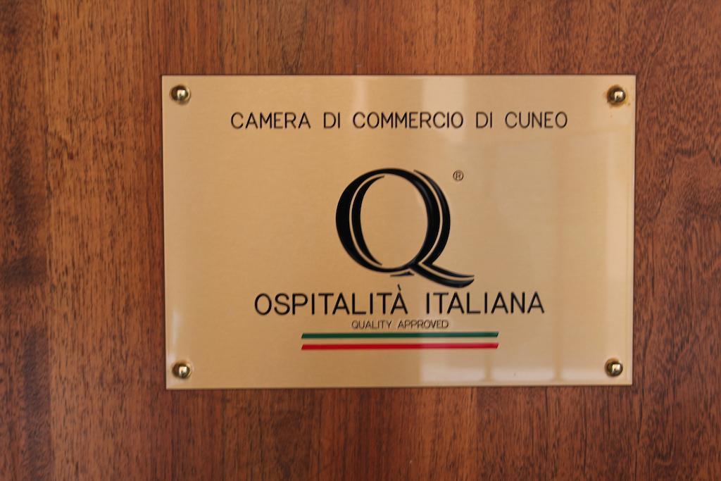 Hotel Porta Santa Maria Busca Екстер'єр фото