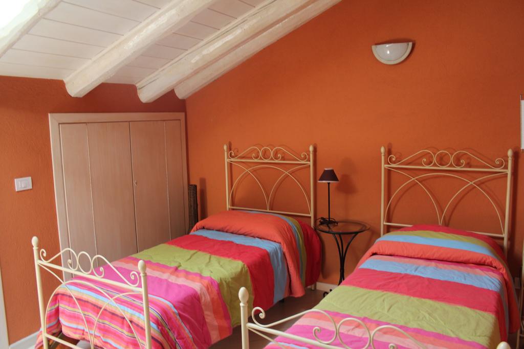 Hotel Porta Santa Maria Busca Номер фото